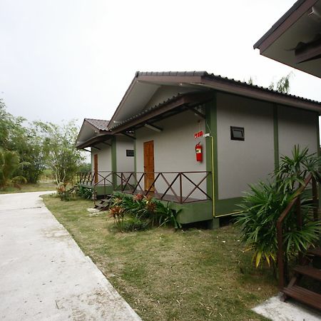 Long Lake Resort Chonburi Esterno foto